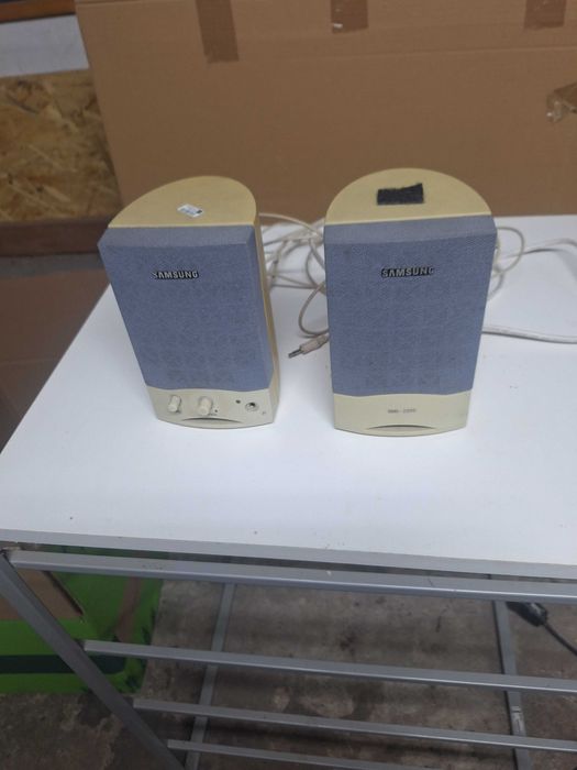 Glośniki do komputera  firmy Samsung.