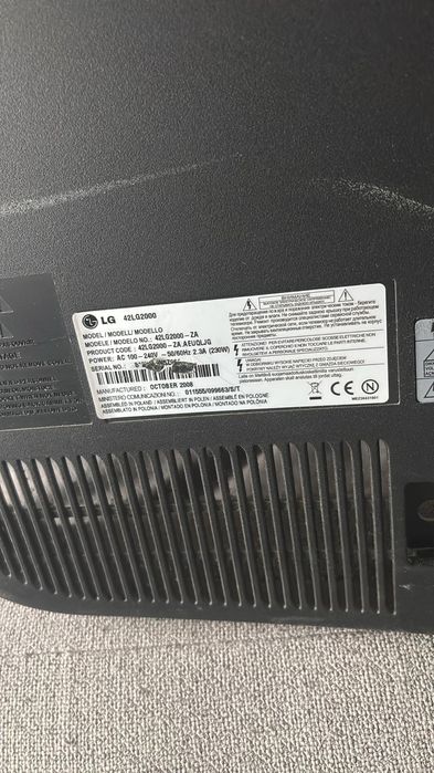 Podstawa stopa noga od TV LG 42LG2000 plus śruby
20