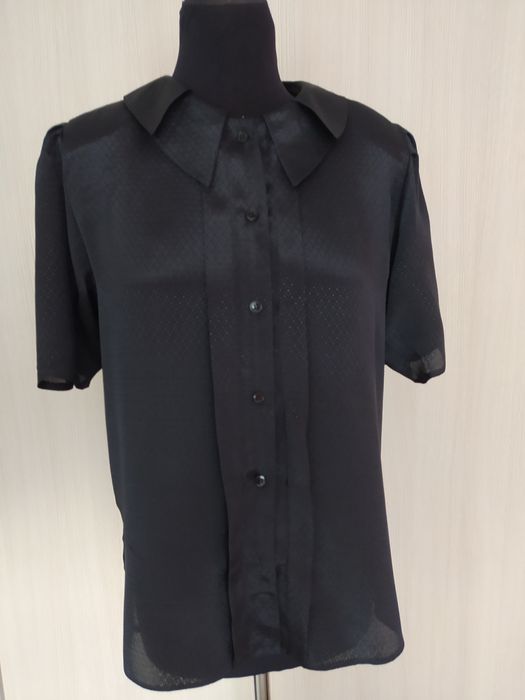 Bluzka czarna z kołnierzykiem Truso