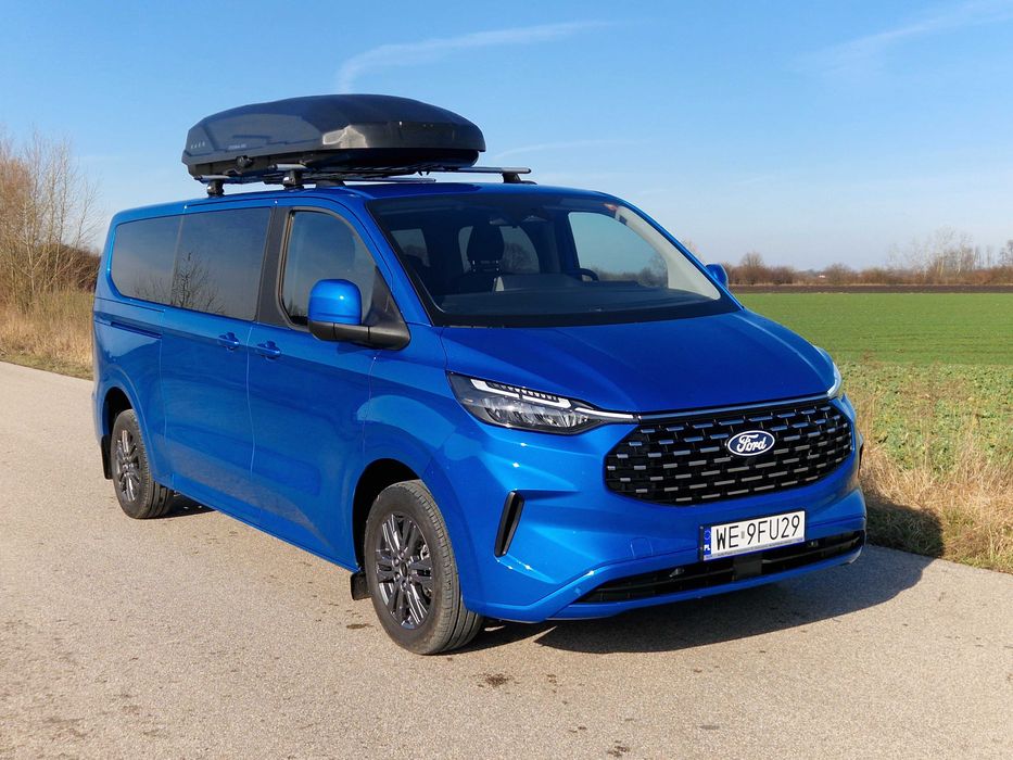 Wynajem BUS NOWY 8 osobowy FORD Tourneo CustomTITANIUM