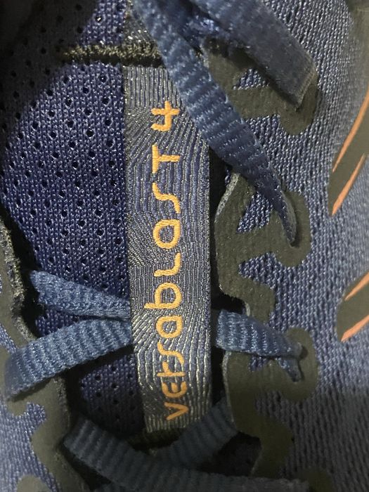 Tenis running Asics Versablast 4