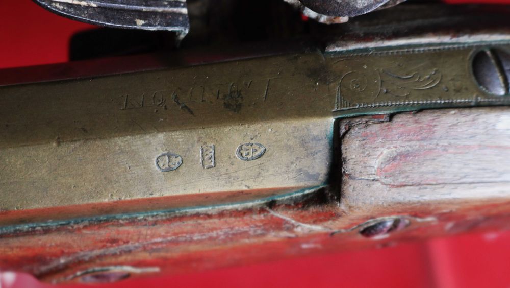 Pistola de pederneira com cano boca de sino, de RICHARDS, London, rara