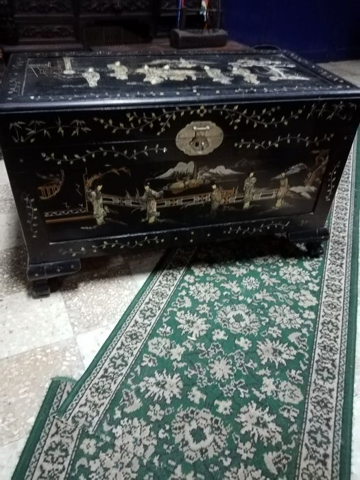 Arca de canfora e madreperola