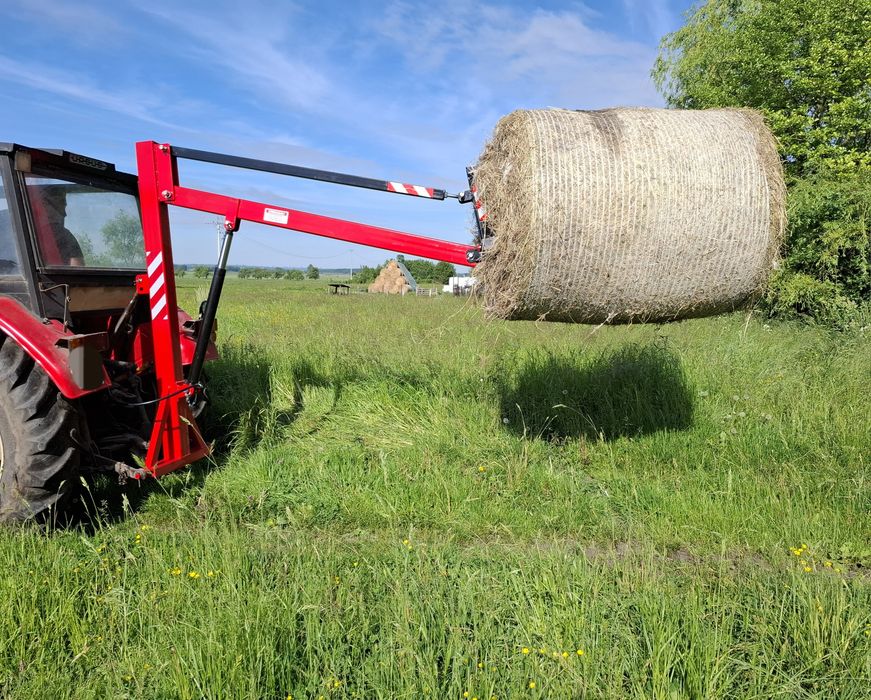 Na tył ciągnika Najmocniejszy ładowacz do bel  na tylni tuz z samopoziomem Tur tył