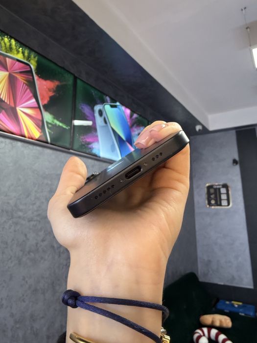 Used IPHONE 16 256 Black Neverlock Костюшка,5 igrand