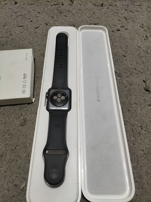 Продам під ремонт appl watch 2