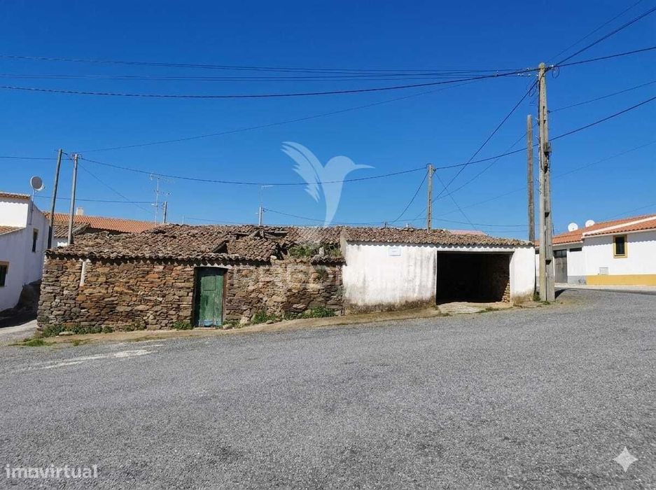 Oportunidade de Investimento em Mértola, aldeia Mesquita – Casa em...