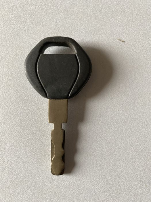 Ключ                                                              BMW