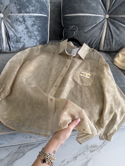 Бежевый костюм люкс бренд