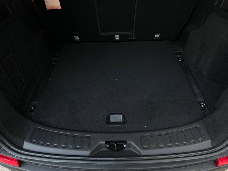 Ленд ровер дискавери спорт