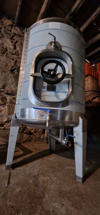 Cuba em inox para vinho ou outros.