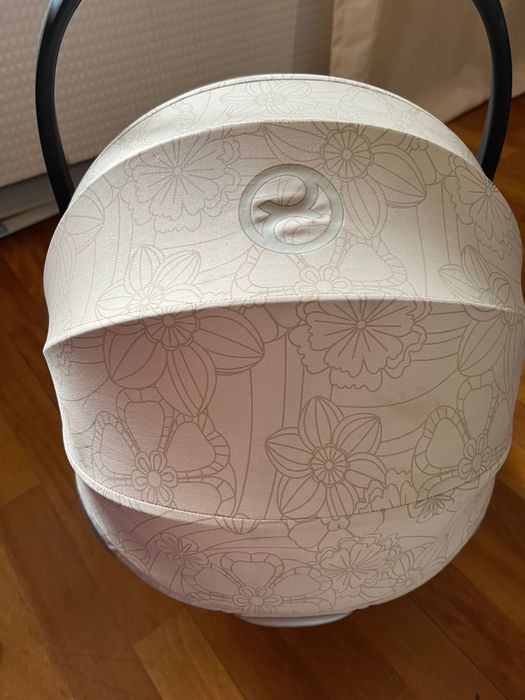 Fotelik cybex Simply Flowers Nude Beige z bazą