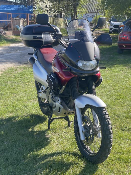 Suzuki XF 650 Freewind