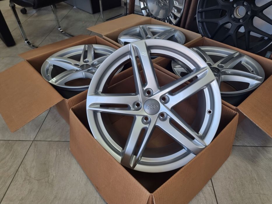 Nowe Oryginalne Felgi 18 Cali Audi A4 S4 B8 A3 8P 8V 8K0071498A