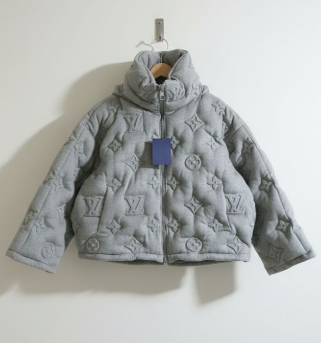 Casaco Puffer Cinza Monograma LV