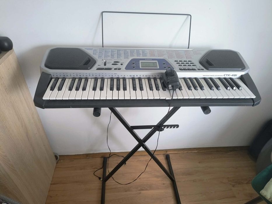 Elektroniczny keyboard CASIO  stan bdb