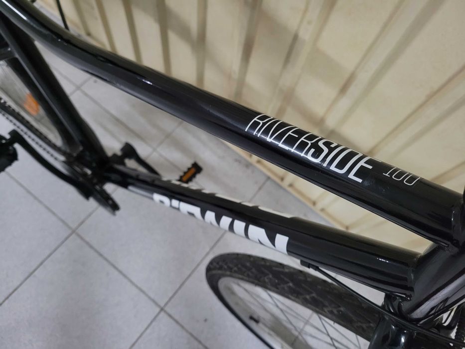 bicicleta trekking Btwin Riverside 100