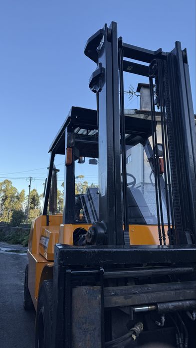 Empilhador Caterpillar DP40K 4.000kg Diesel 2008