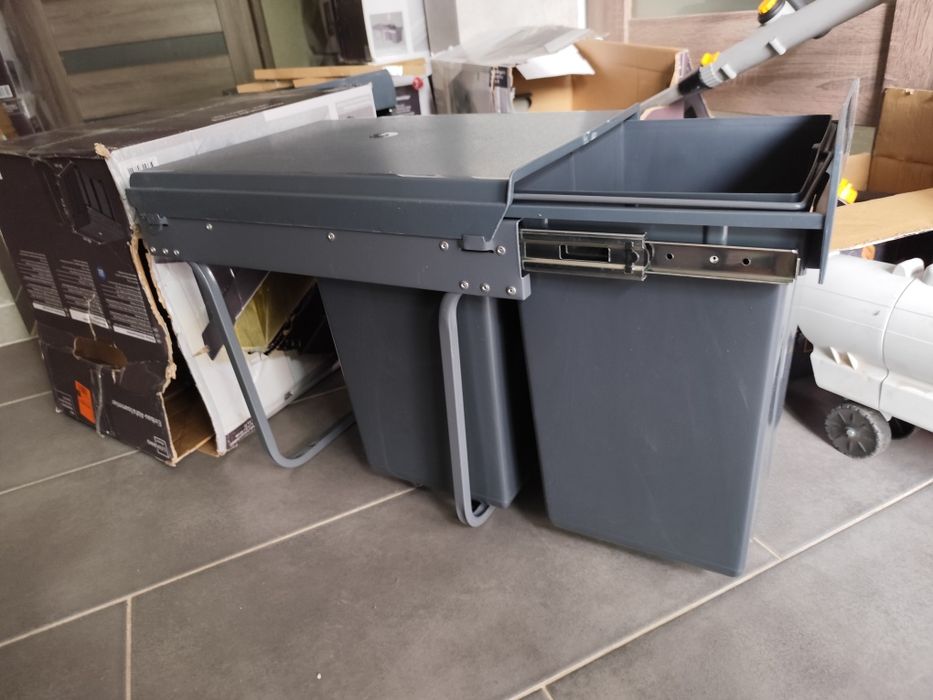 Segregator  kosz  pojemnik wysuwany