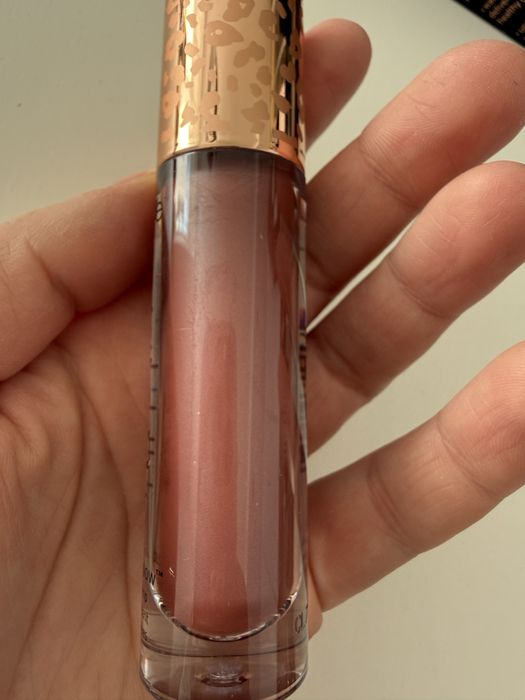 TARTE rozświetlający róż w płynie
