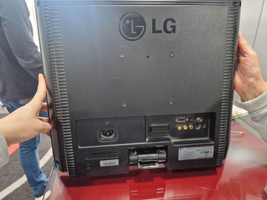 Monitor e televisão LG 19 polegadas