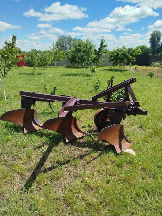 Продам плуг плн 3-35