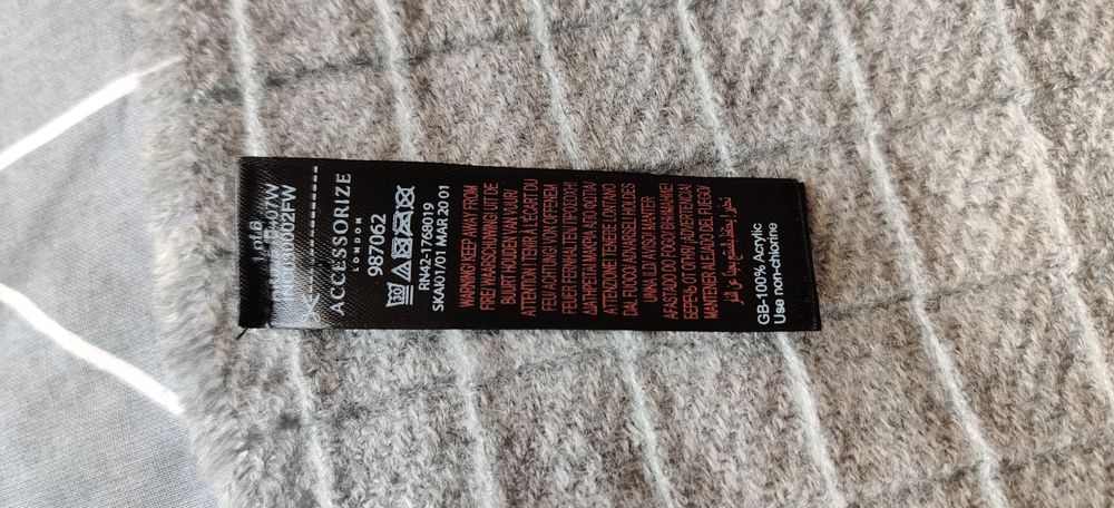 Шарфик Accessorize - мягкий, тёплый, объёмный