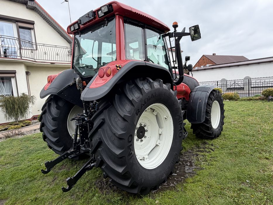 Valtra T120 przedni podnośnik