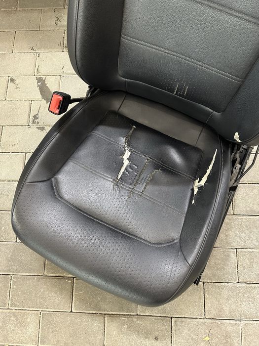 Ремонт автомобільних сидінь, реставрація, перетяжка крісел