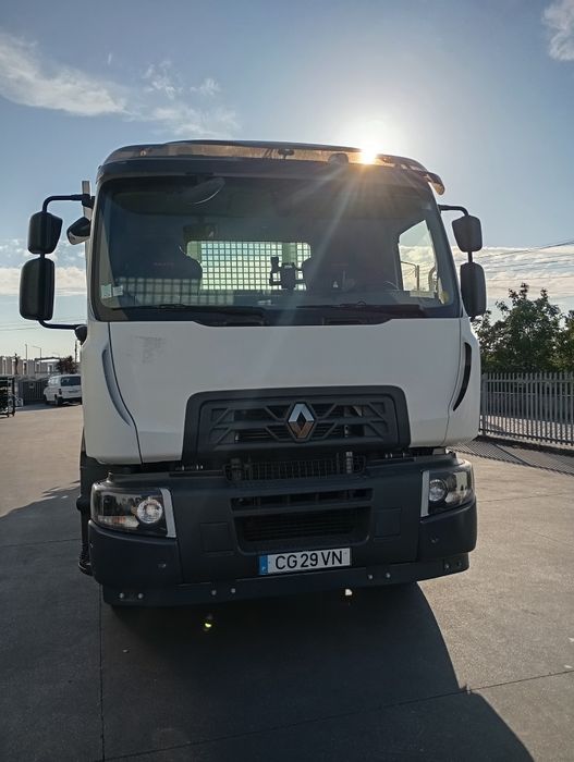 Renault C 280 com grua