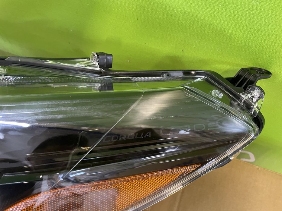 Фари фара Toyota Corolla Cross (2022-2025)  Full LED LE SE XLE XSE ліва права фары Тойота Королла Кросс В НАЯВНОСТІ!