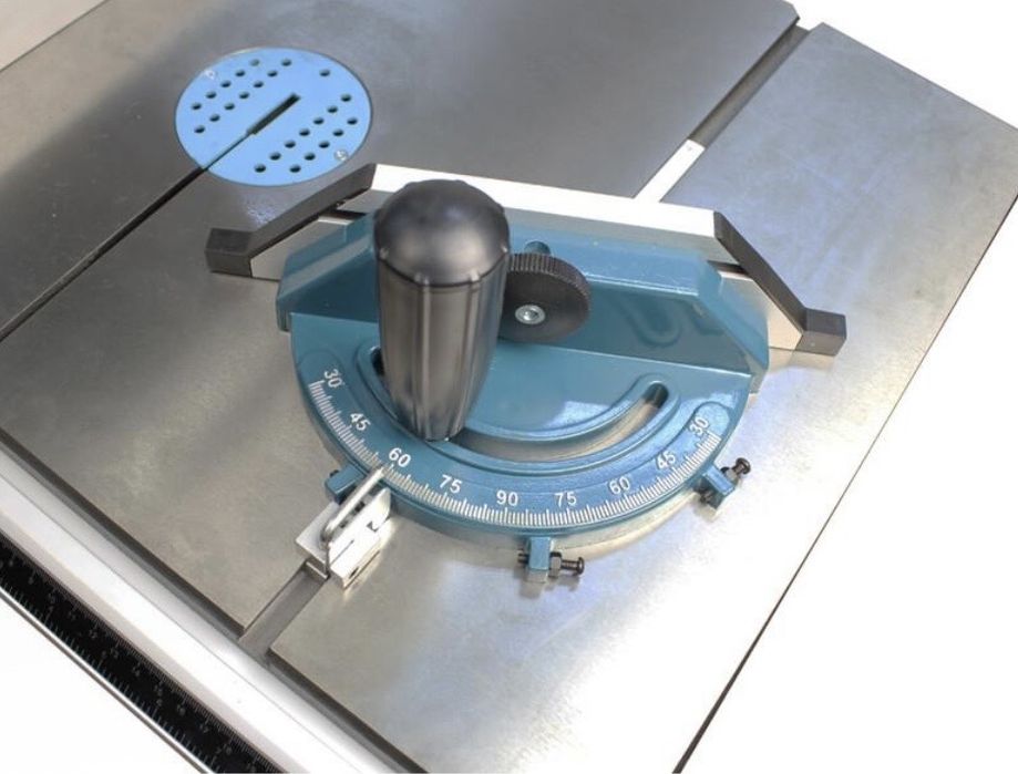 Ленточная пила Makita LB1200F
