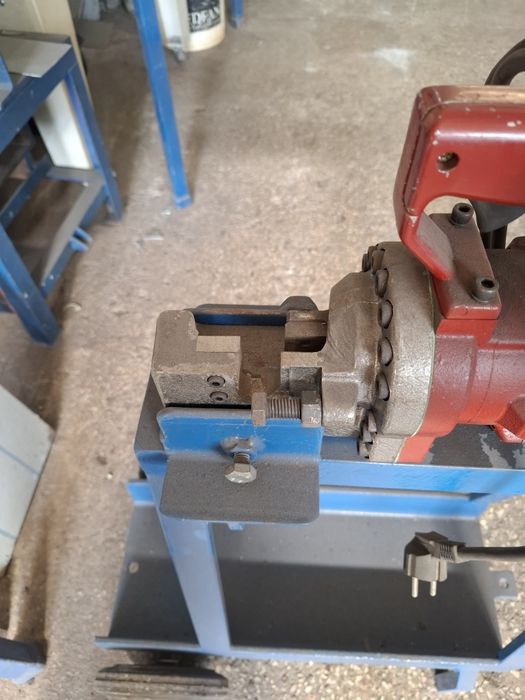Maquina de cortar varão
