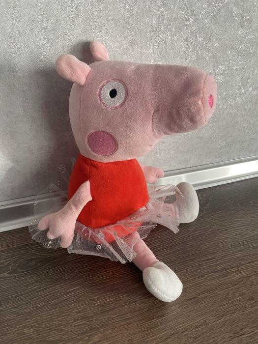 Мʼяка іграшка Свинка Пеппа.