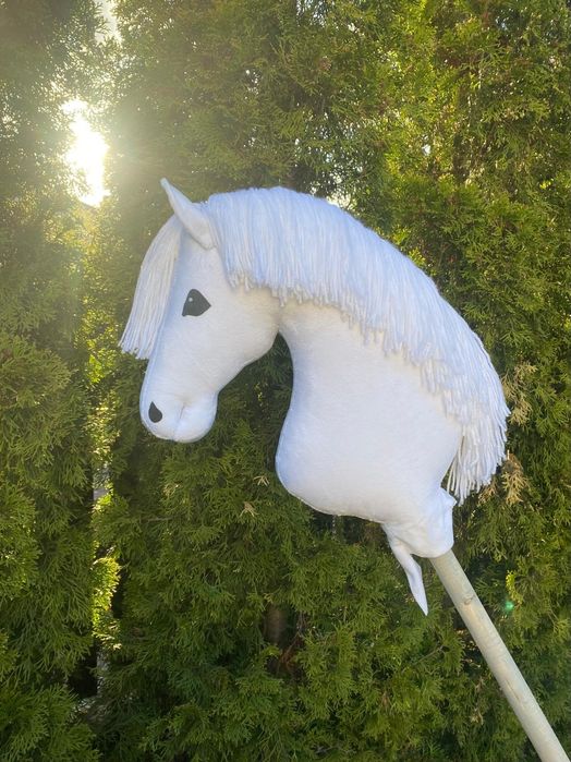 Aktualne ujeżdżeniowy biały hobby horse A3