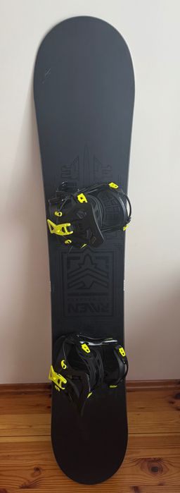 Deska snowboardowa Raven 155 użyta 4 razy