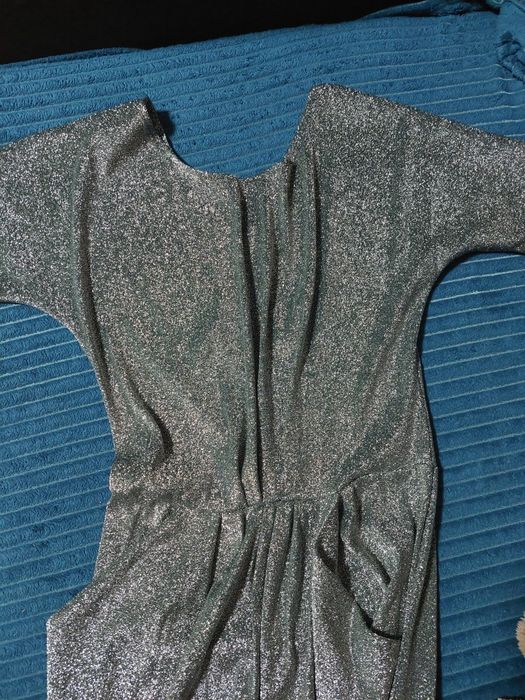 Святкова жіноча сукня