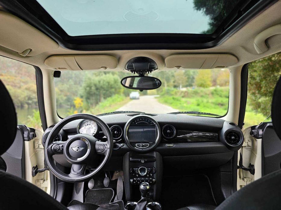 Mini Cooper D 1.6 - Full Extras642882780106261210
