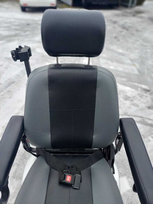 Wózek inwalidzki elektryczny