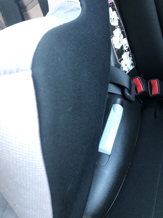 Cadeira Auto Bebe Confort, 9-18kg, em bom estado.