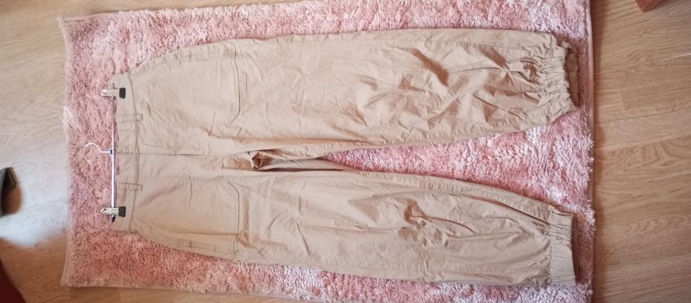 Spodnie beżowe bawełniane XS Pull &Bear gumki,wysoki stan