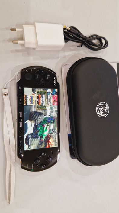 Отличная! Sony PSP-3000 64гиг 135 игр+ чехол!