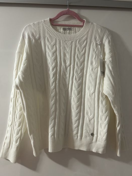 Śliczny biały sweter XL