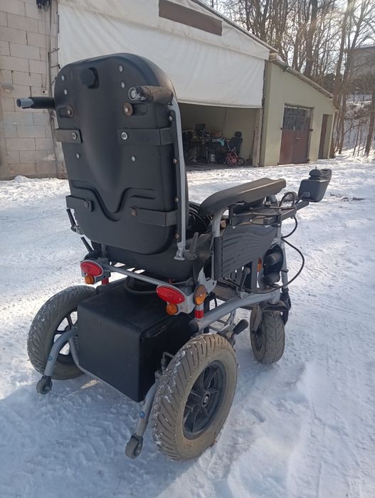 Wózek inwalidzki elektryczny squad.