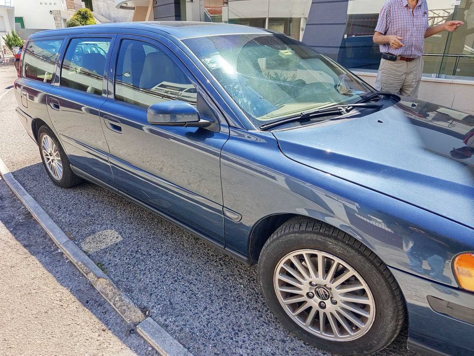 vendo carrinha Volvo V70 como nova 108.000km, para peças ou legalizar