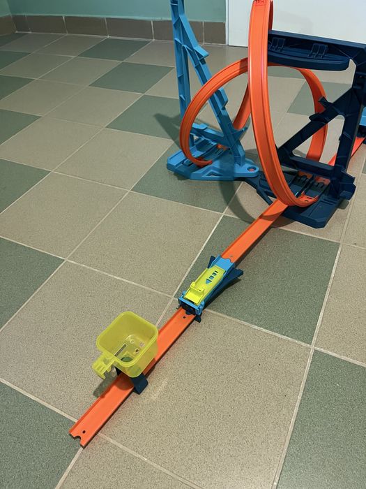 Трек Hot Wheels Track builder Нескінченна петля