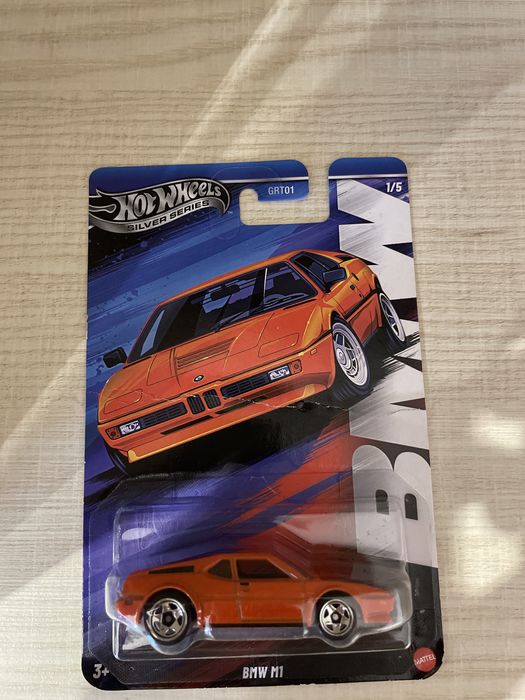 4 Hot wheels 2 z seri szybcy i wsciekli 1 z serii bmw