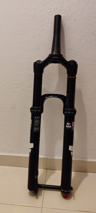 Suspensão Rock shox pike