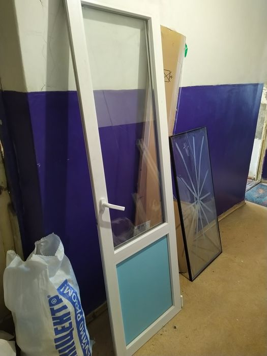 Продам дверь балконную,и стеклопакет