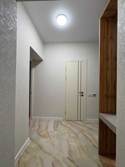 Шикарна квартира з новим ремонтом і технікою. Набережна. Кухня - 19 м.